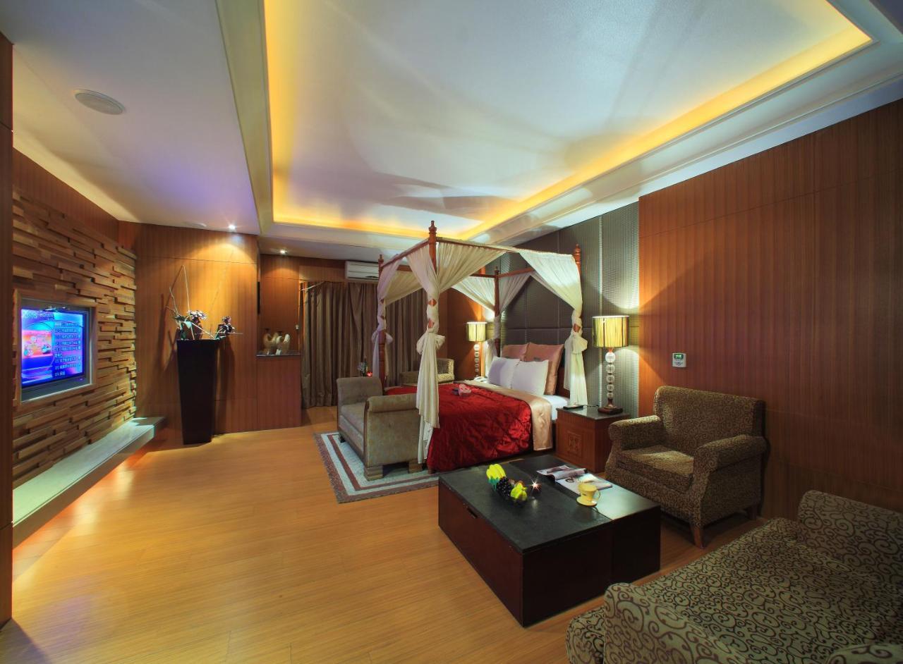 Roman Vacation Motel Dali Bagian luar foto